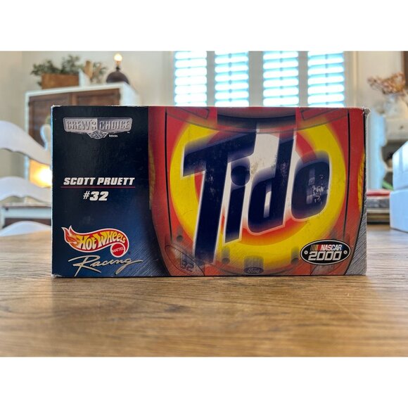 Hot Wheels Racing 2000 Scott Pruett #32 Tide NASCAR Diecast Car 1:24 Scale - Picture 1 of 12
